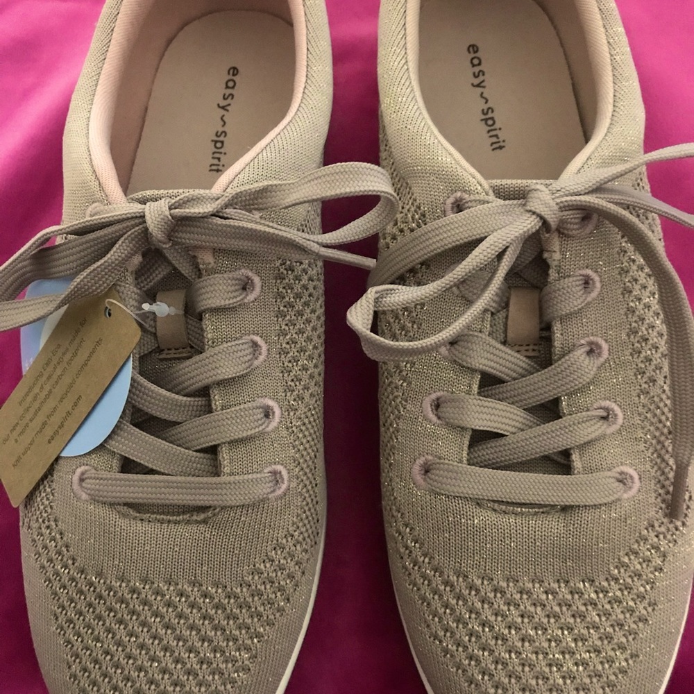 NWT, EASY SPIRIT TAN TENNIS SHOES WITH SILVER METALLIC THREAD